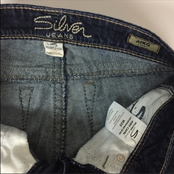 Silver Distressed Skinny Aiko Cropped Capri Jeans Size 25 Like New SALE - Picture 7 of 8